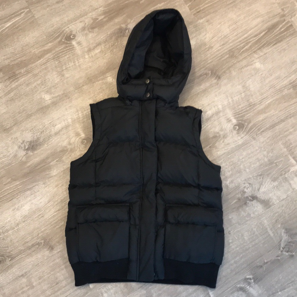 GAP Puffer Vest Medium Black Down Alternative
